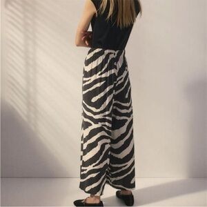 H&M Wide Leg Pants sz S EUC